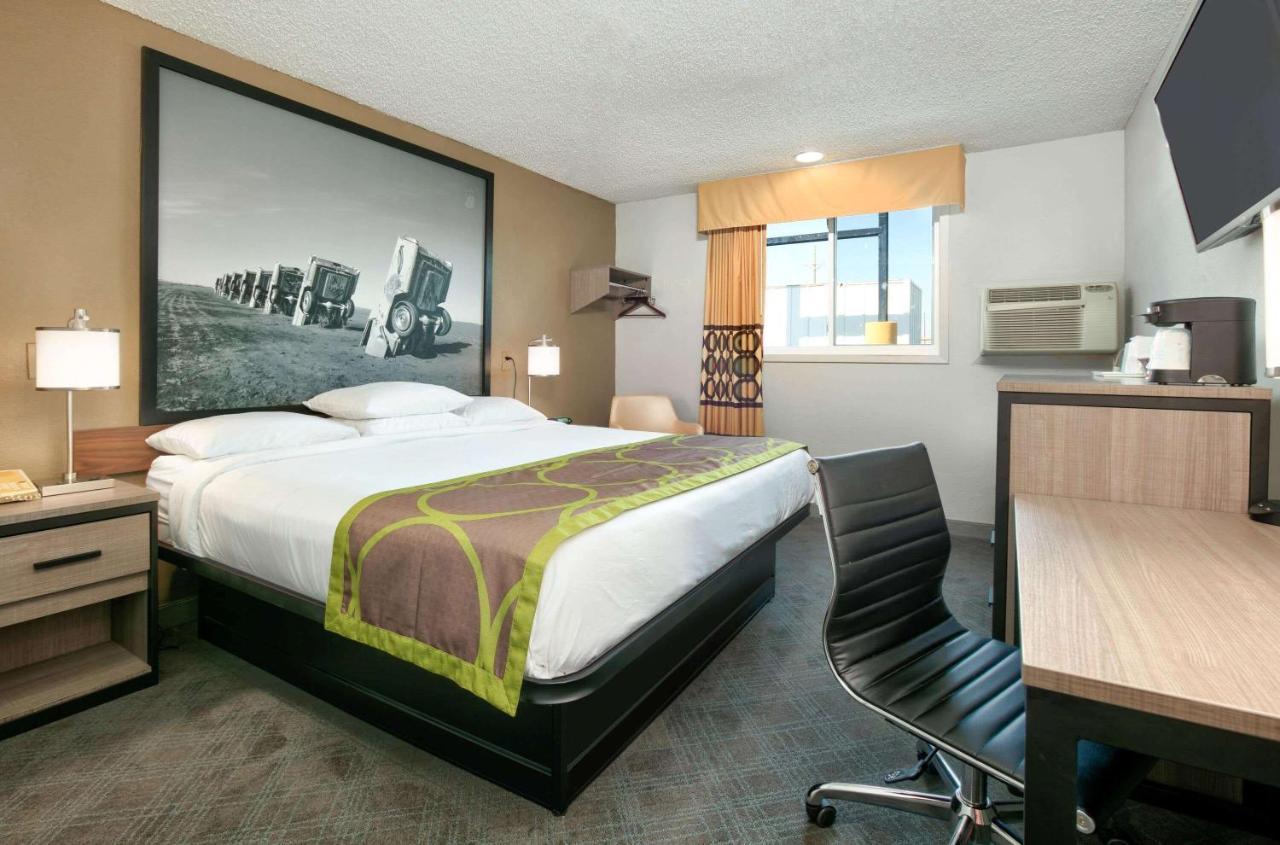 Super 8 By Wyndham Amarillo Hotel Bagian luar foto