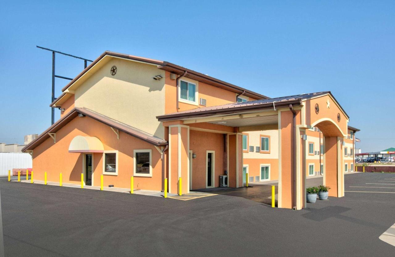 Super 8 By Wyndham Amarillo Hotel Bagian luar foto