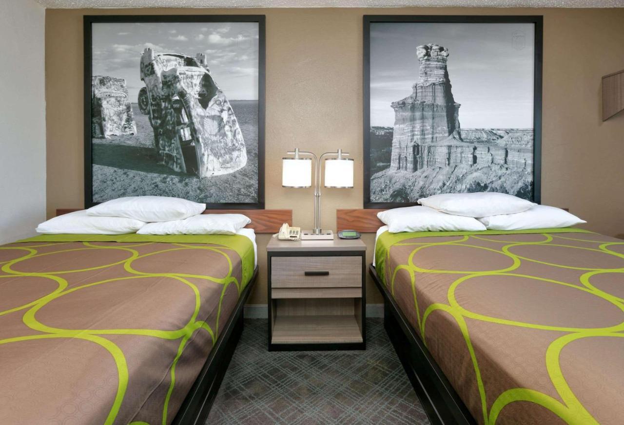 Super 8 By Wyndham Amarillo Hotel Bagian luar foto