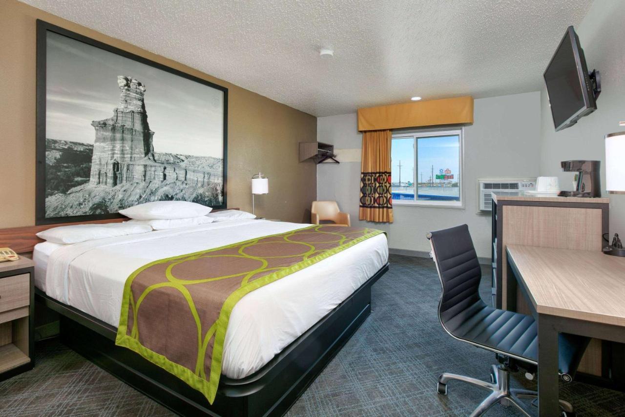 Super 8 By Wyndham Amarillo Hotel Bagian luar foto